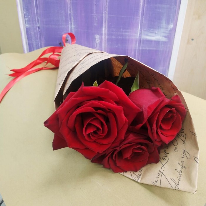 Букет «3 красные розы»